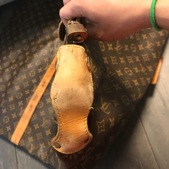 SOLD Authentic Louis Vuitton garment or Portfolio - Picture 5 of 8